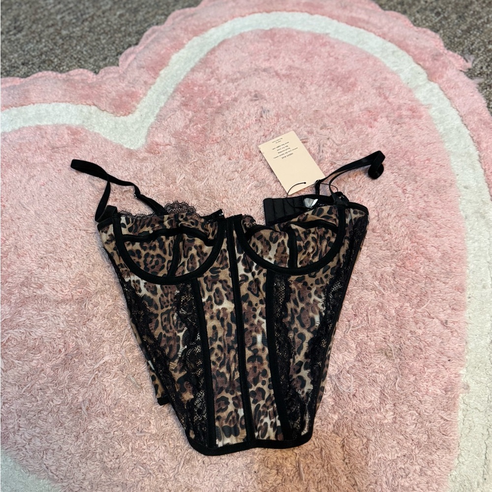 SHEIN Leopard and Black Lace Bustier
